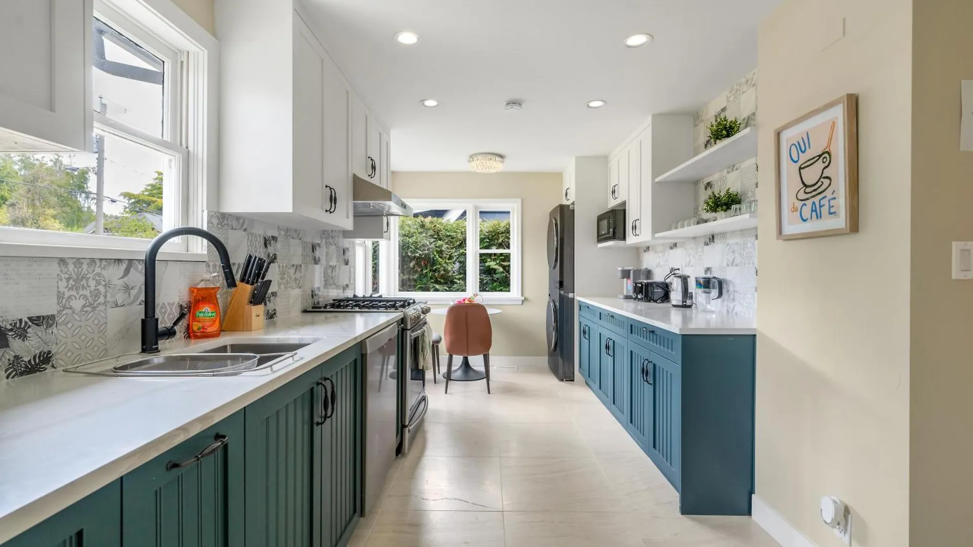 Serene Kerrisdale Retreat, Private Room With Shared Amenities Vancouver